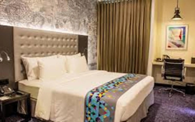 Fairway Colombo - Sri Lanka's First Hotel With Robot Technology