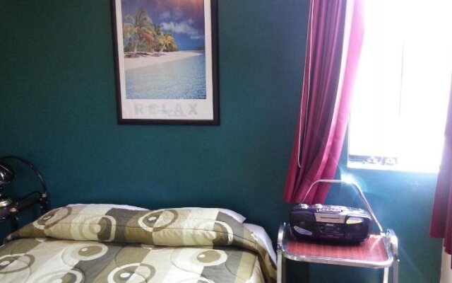 Hostal La Familia