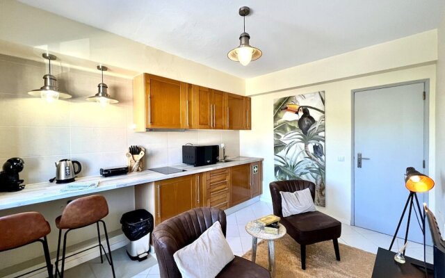 Faro Airport Flat 6 by Homing