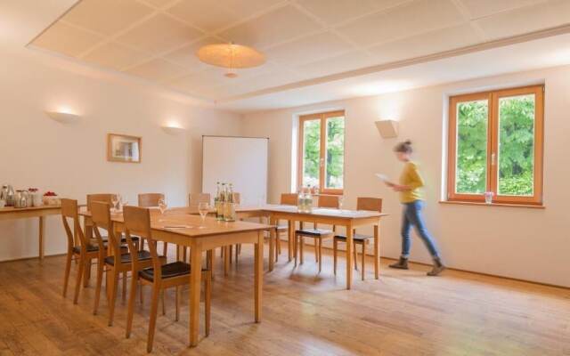 Alter Wirt GmbH in Grünwald