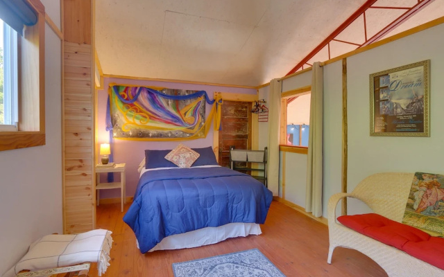 Peaceful Berkeley Springs Home: Escape to Nature!