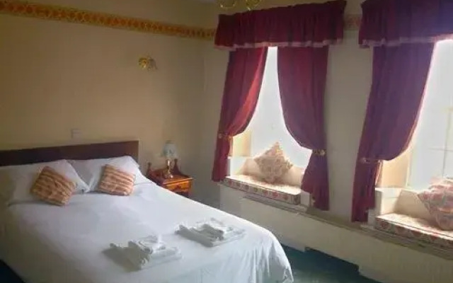 Lopes Arms Hotel