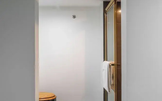 Spacious One Bedroom Centrally Located
