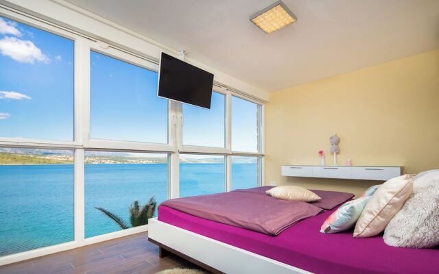 Luxury at Villa Cama - Your Dream Vacation Rental!