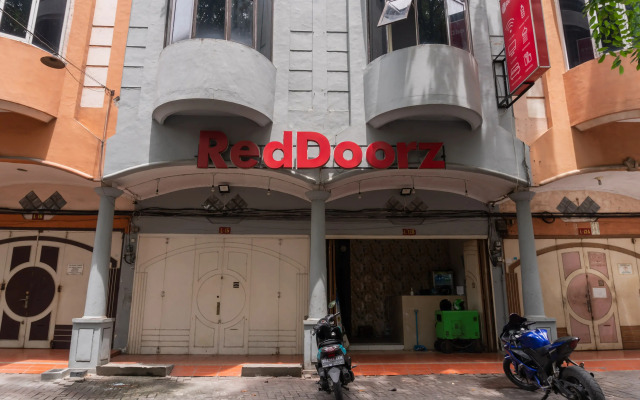 RedDoorz @ Jalan Asia Medan