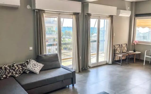 Alimos Sea View Family Apartment