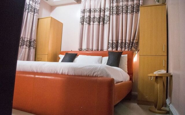 Primal Hotel