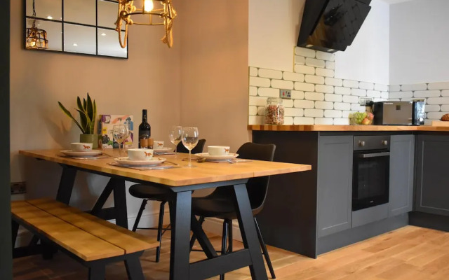 Luxury 2-bed Barn Conversion in Llansteffan