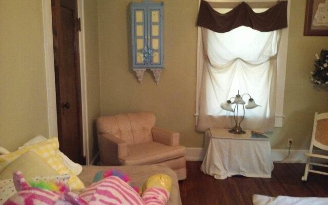 Evonne's Sharing House