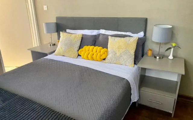 Luxurious 3 bed House Modern Open Plan- Borehole - 2046