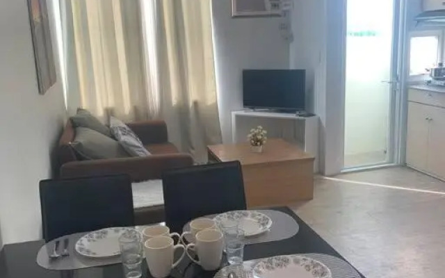 Lovely 1 Bedroom Condo with Balcony