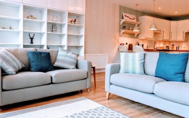 2 Bedroom Apartment In The Heart Of The City