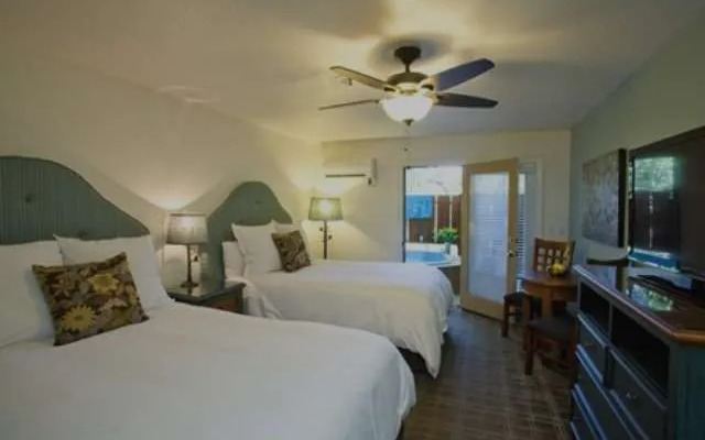 Sycamore Mineral Springs Resort