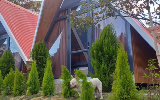 Khu Vuon Hoang Gia Coffee & Homestay