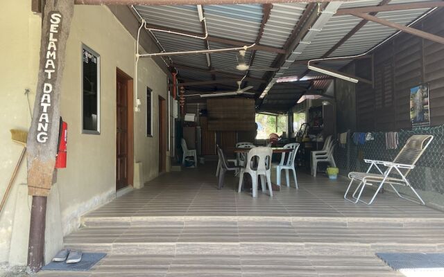 OYO 90971 Pollock Homestay