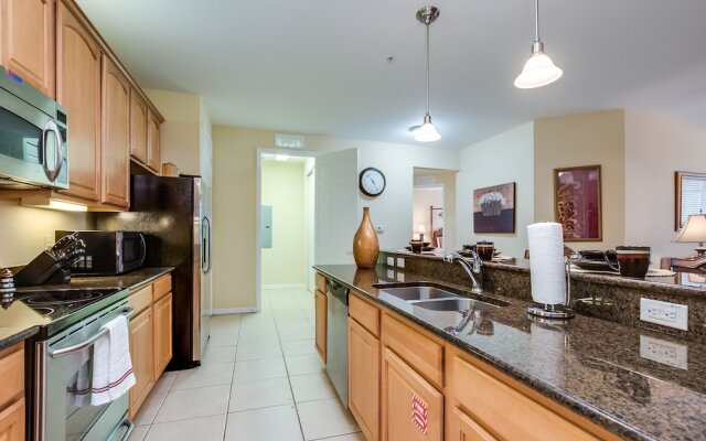 Villa Manuel Lakeview  3 Bedroom Condo by RedAwning