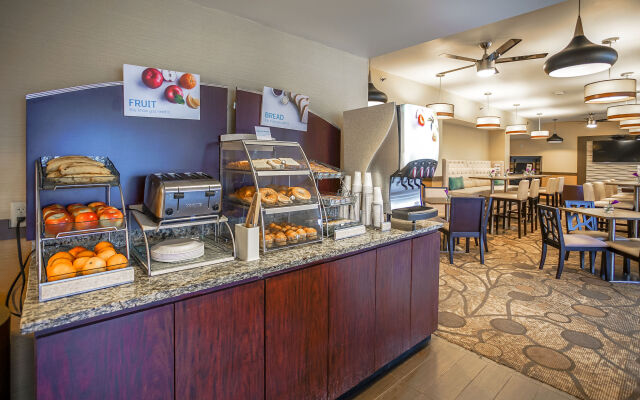Sleep Inn & Suites