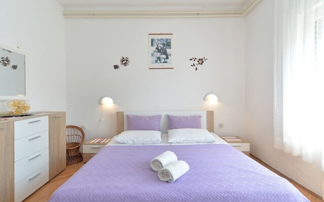 Apartment 1779