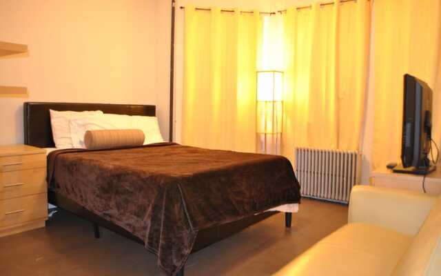 L 3 Downtown Newark Guesthouse