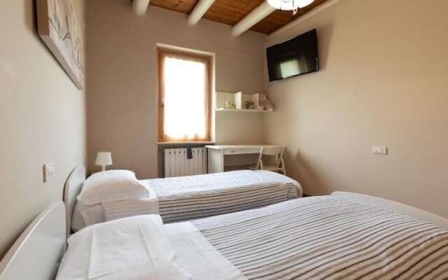 Cascina Serenella B&B