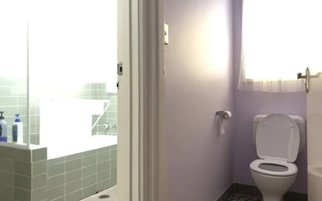 Canberra Entire House 3 Bedroom