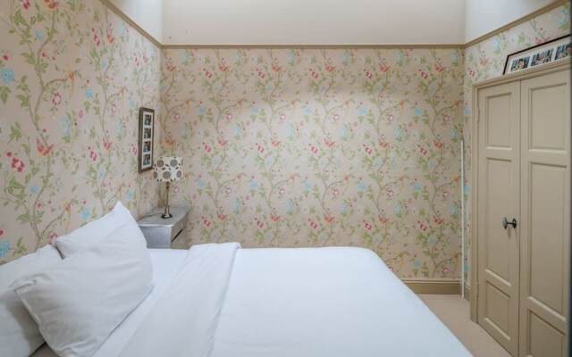 Stunning and Spacious 4 Bedroom 2 Bath in Fulham