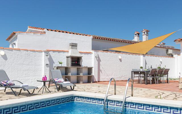 Modern Villa with Private Pool in Empuriabrava
