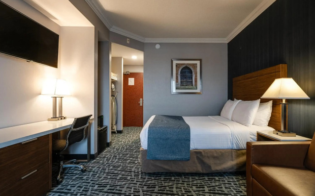 Monte Carlo Inn Toronto West Suites