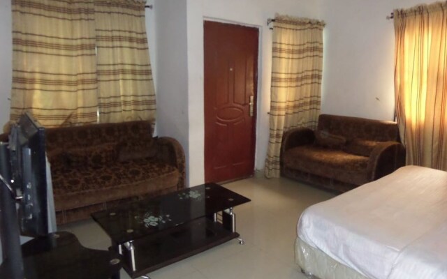 Keblat Hotel  Suites