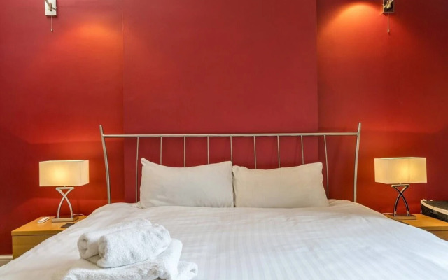 Elegant 2 BR Apartment in Paddington