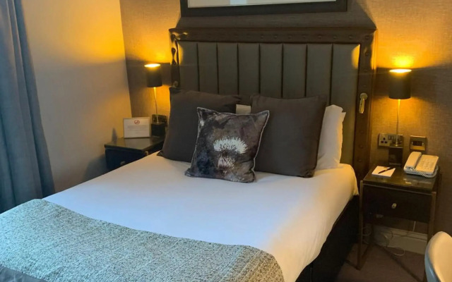 Number 10 Hotel