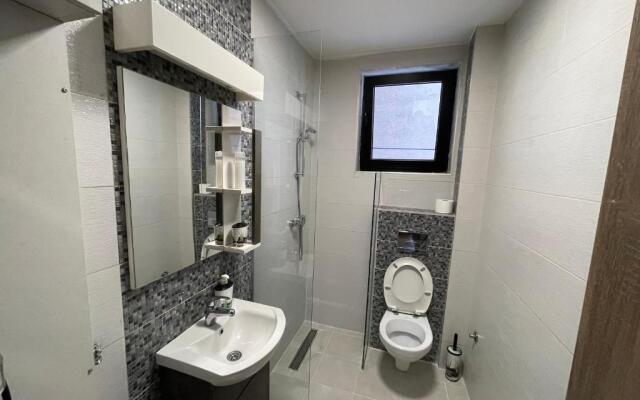 Empire Queen Apartments