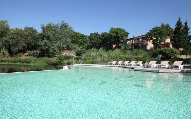 Sea-view Studio in the Beautiful Fortified Town Grimaud