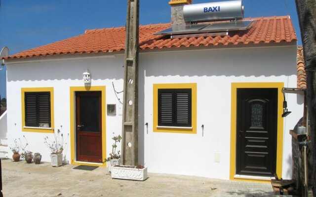 House with 4 Bedrooms in Aljezur, with Furnished Terrace And Wifi - 4 Km From the Beach