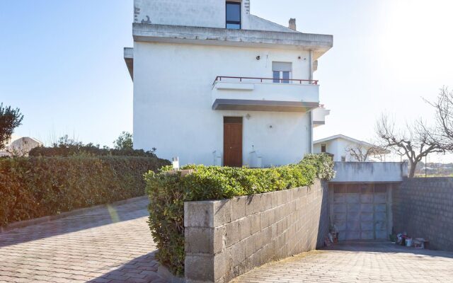 Homely Villa in Termoli With Garden