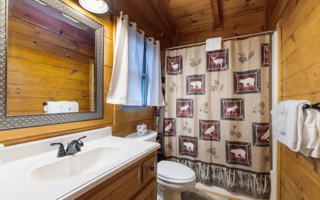 Cozy Bear Lodge by Jackson Mountain Rentals