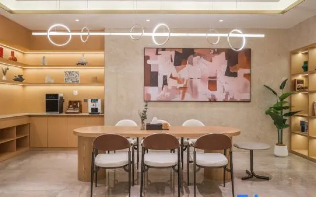 Wassim Hotel (Huanglong Jiuzhaigou High-speed Rail Station Store)