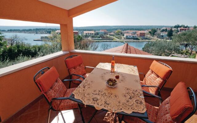 Obrovackrusevo, Modern apt w. Terrace & sea View