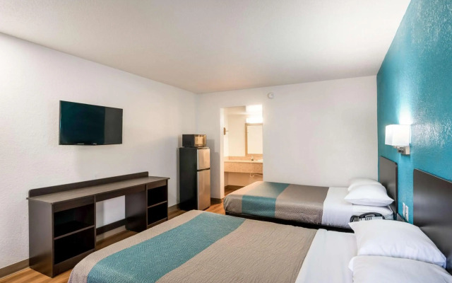 Motel 6 Lexington, KY - Airport