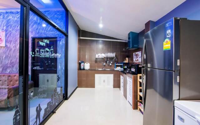 Grand Prix Pool Villa