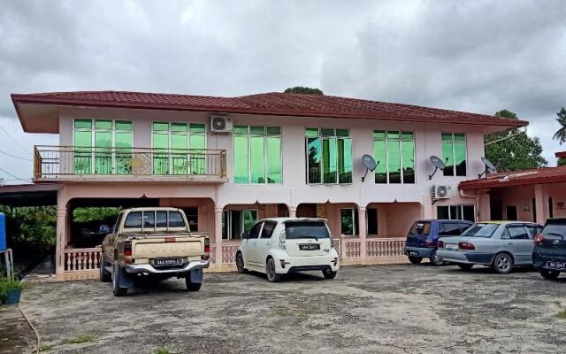 OYO Home 90349 Anique Hoemstay