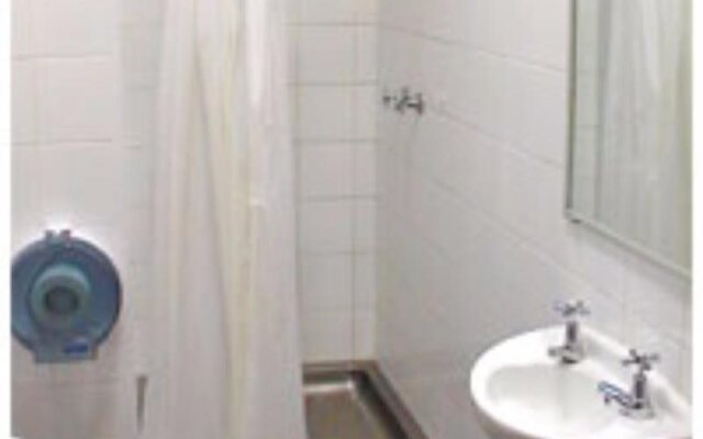 Globe Backpackers & City Oasis Resort