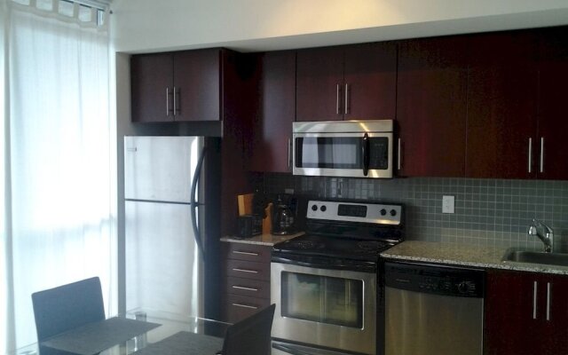 Toronto Suite Rentals - Maple Leaf Sq