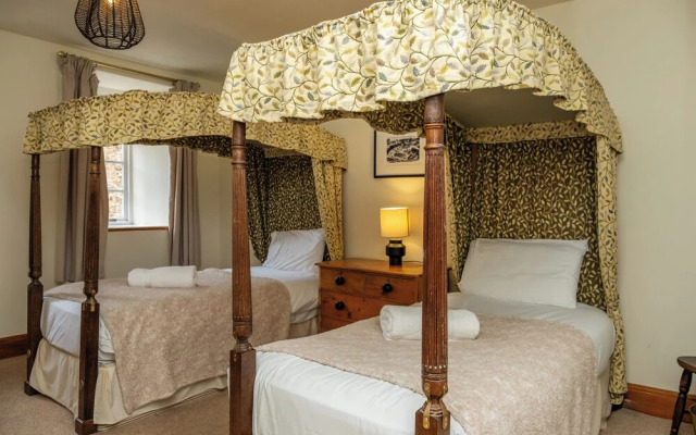 Watermouth Castle, Penn-curzon Apartment