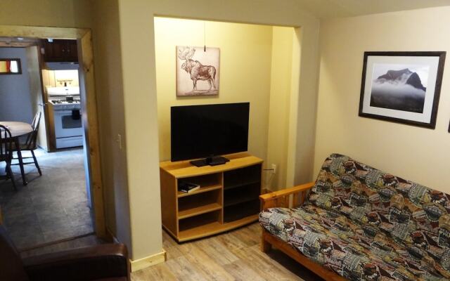 Historic Tamarack Lodge and Cabins