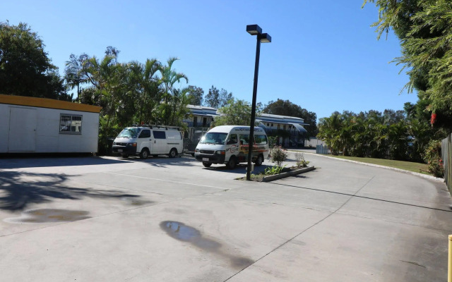 Novena Palms Motel
