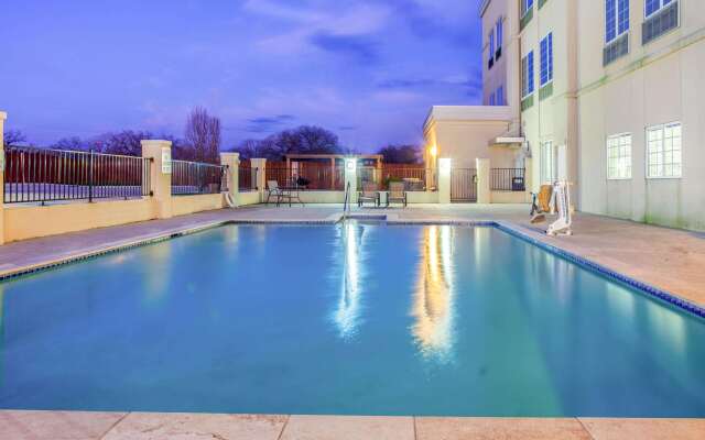 La Quinta Inn & Suites by Wyndham Luling