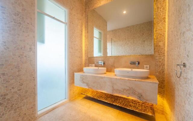 Bathhouse Executive Residence