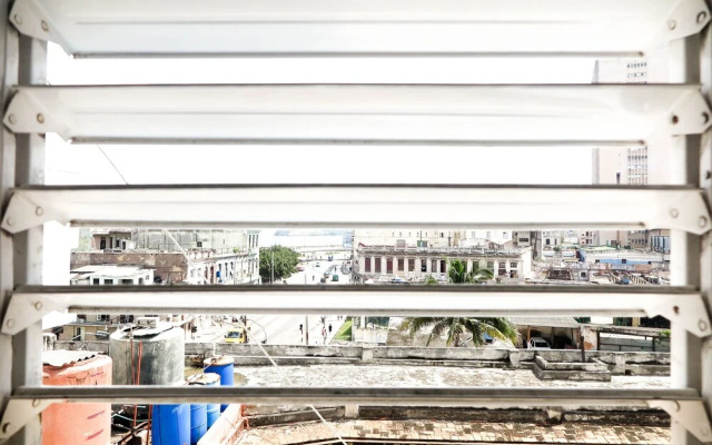 Bostoc, Knocking on Cuba