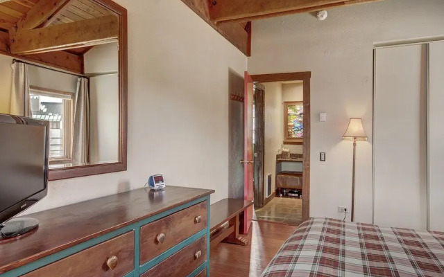 Nice Update Condo - Great Access to Superbee Lift in East Village - AN302 by RedAwning